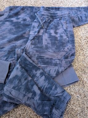 Athleta Farallon Navy Crewneck Sweatshirt & Jogger Set